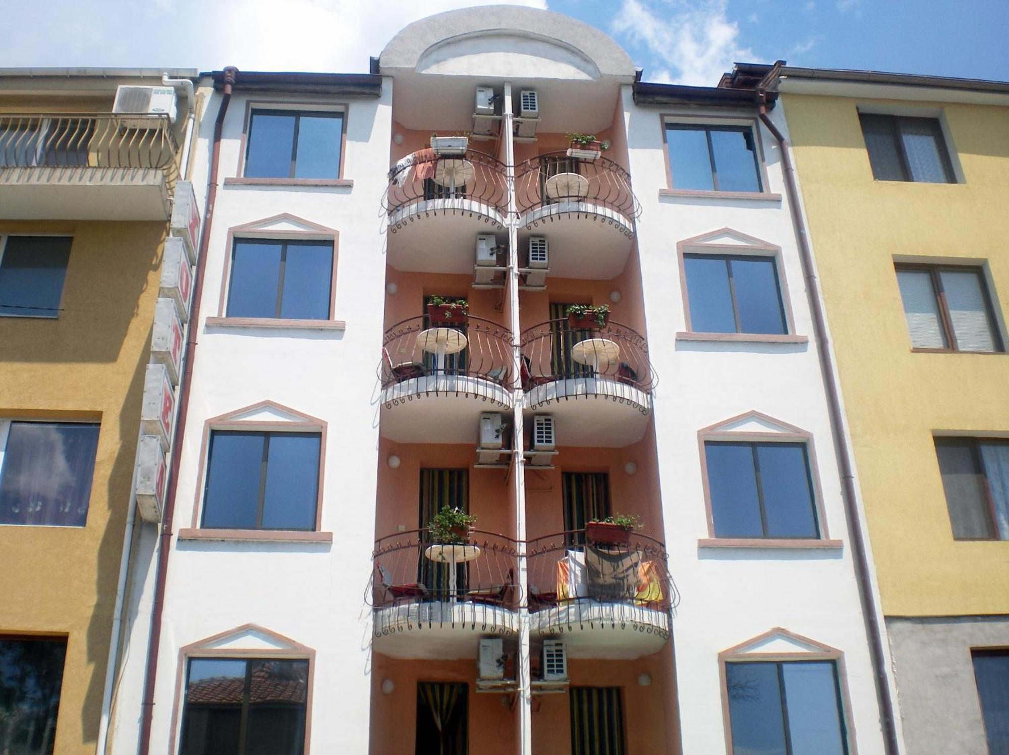 Private Rooms Trakiets Pomorie Esterno foto